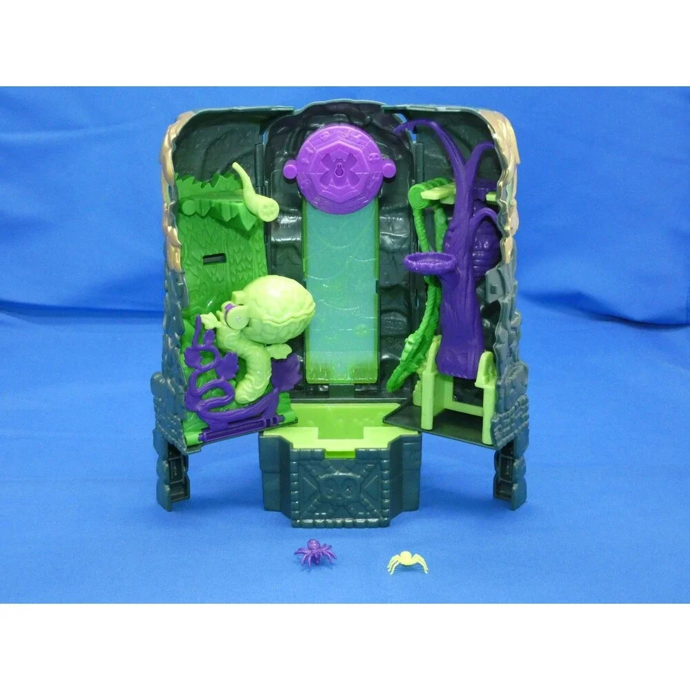 Treasure X Lost Lands Skull Island Swamp Tower Playset Toy with 2 Spiders Moose
